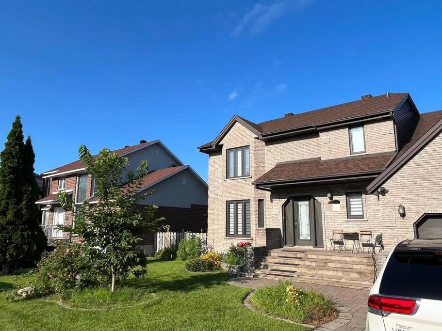 Villa Emily'S Charming House Brossard Exterior foto